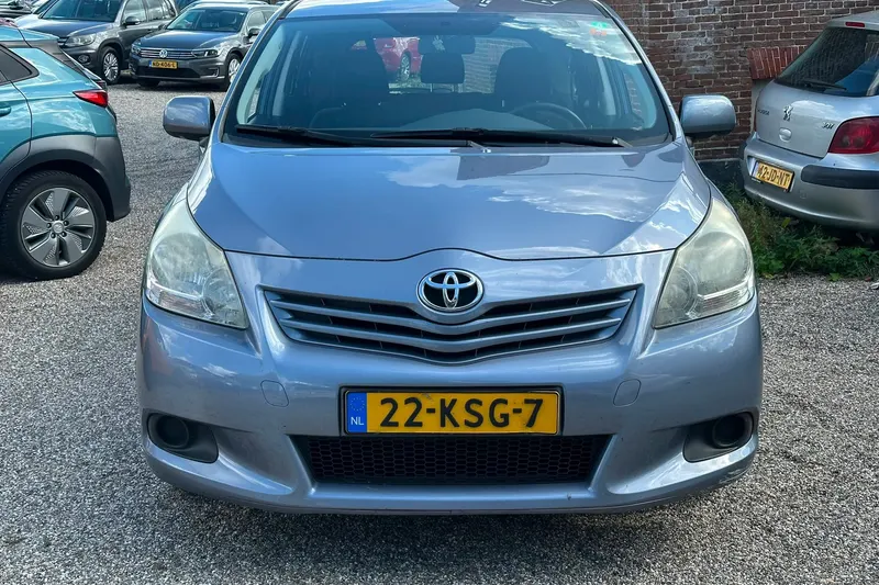 Toyota Verso (2010)
