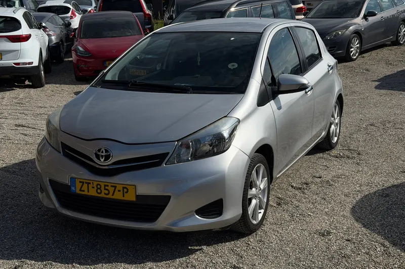 Toyota Yaris (2012)