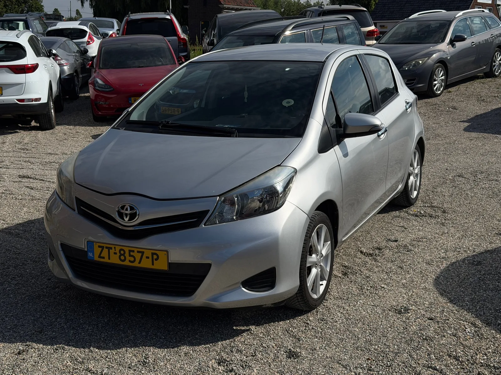 Toyota Yaris (2012) — foto 1