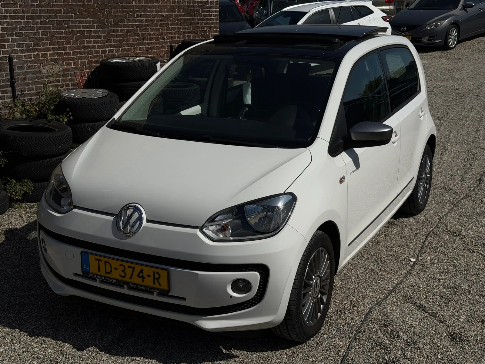 Volkswagen Up! (2013) — foto 1