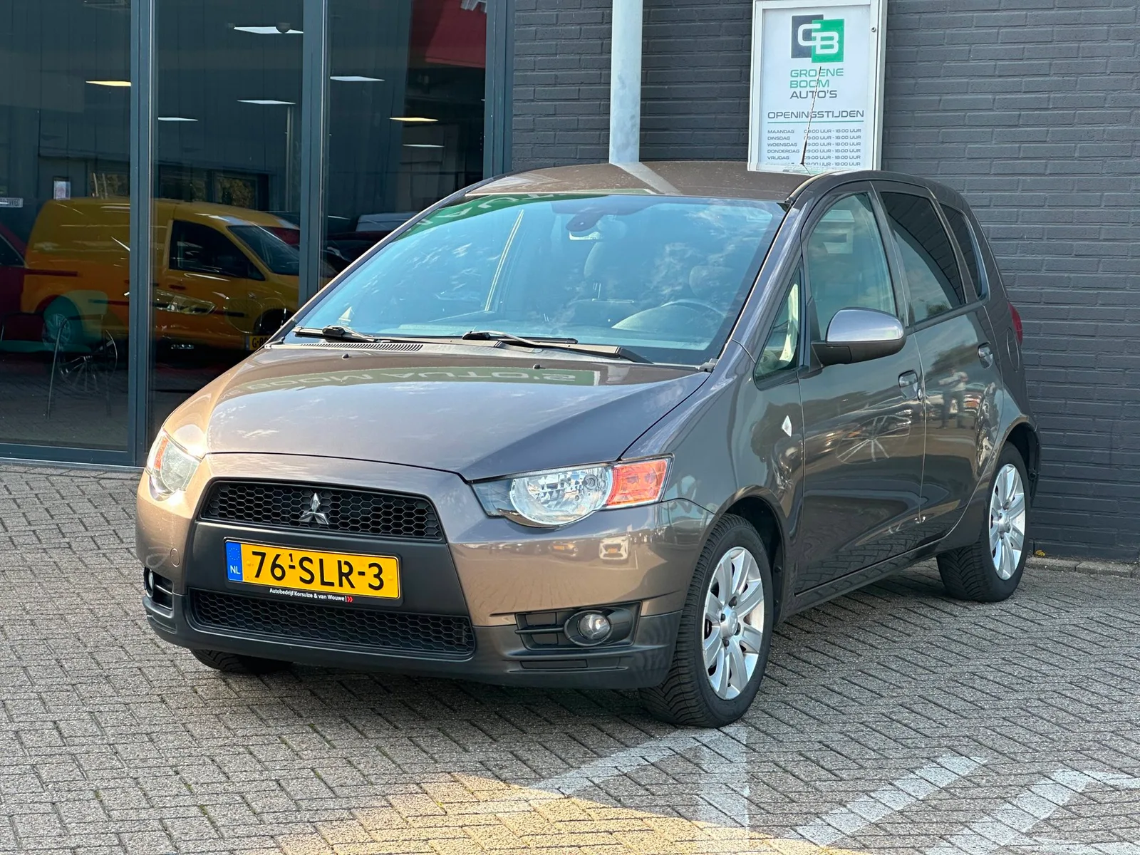 Mitsubishi Colt (2011) — foto 1