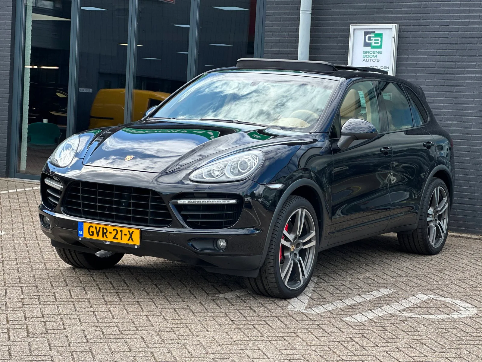 Porsche Cayenne (2012) — foto 1