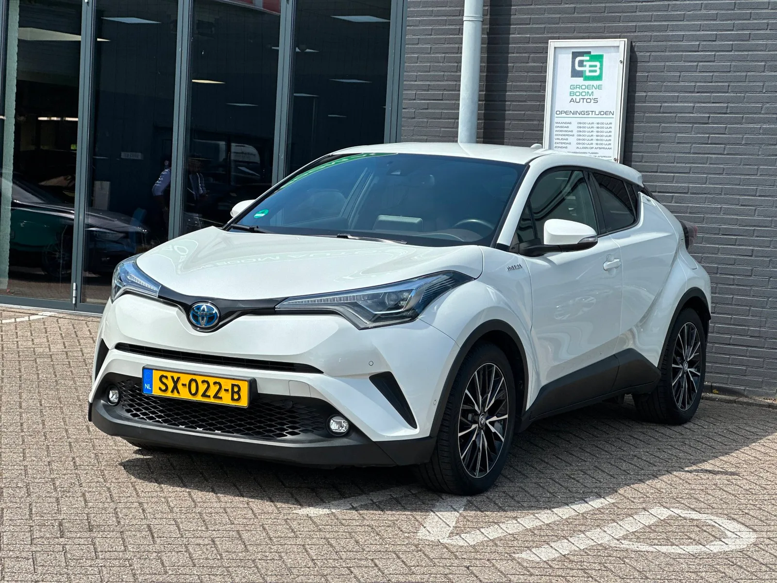 Toyota C-HR (2018) — foto 1