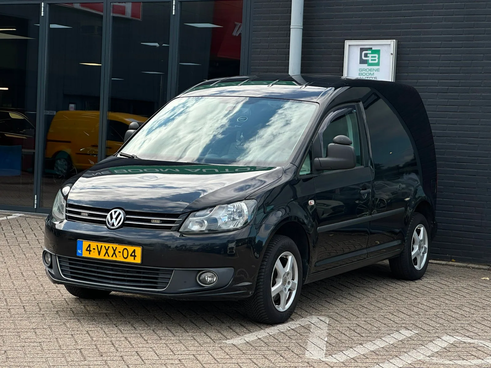 Volkswagen Caddy (2012) — foto 1