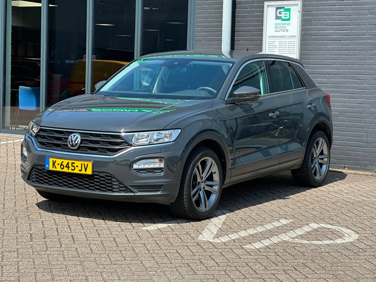 Volkswagen T-Roc (2018) — foto 1