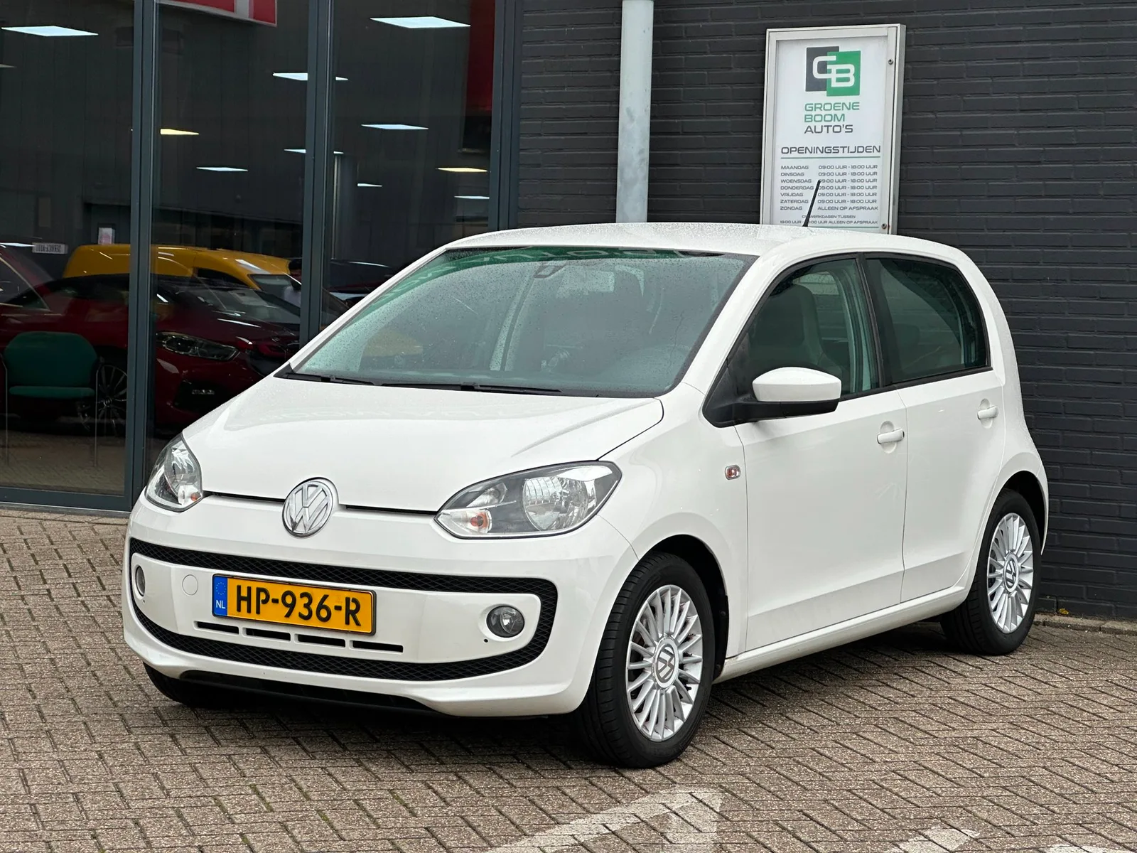 Volkswagen Up! (2015) — foto 1