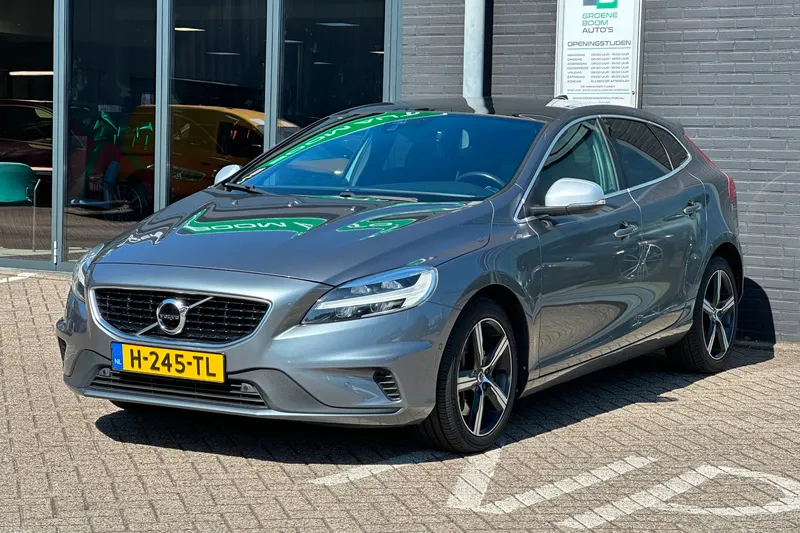 Volvo V40 (2020)