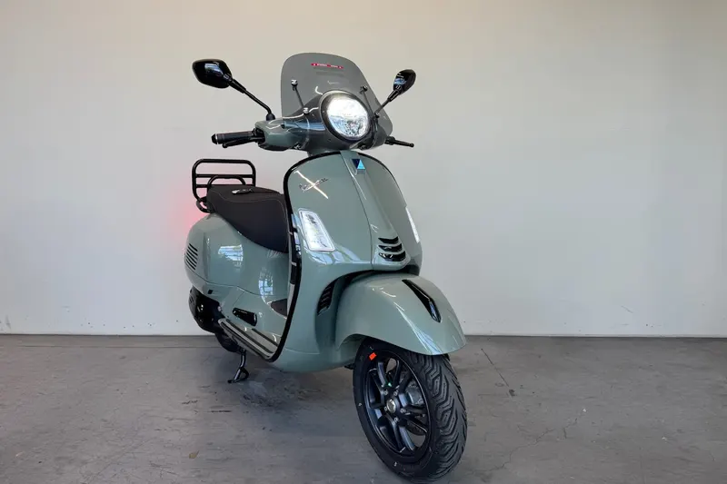 Vespa GTS 300 Super Sport (2025)