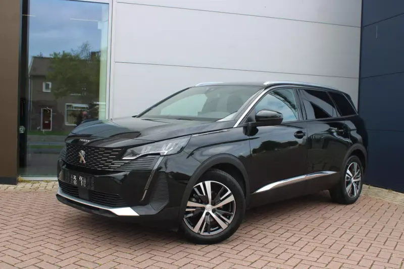 Peugeot 5008 (2023)