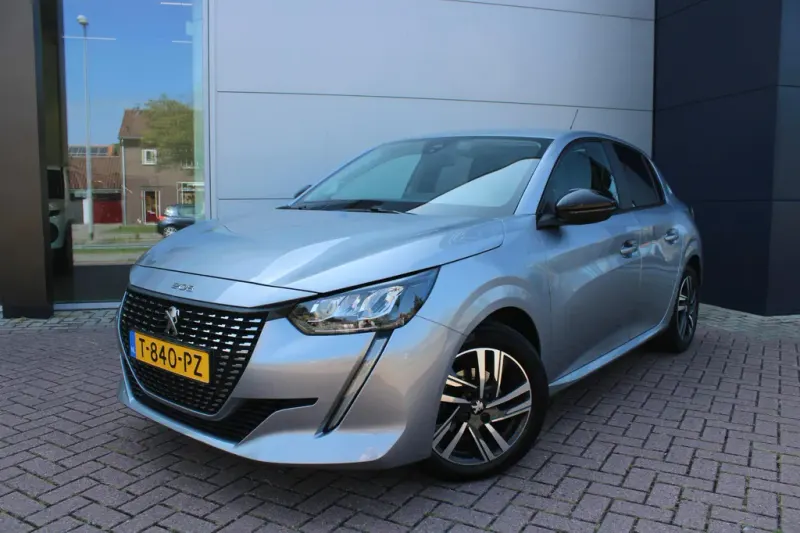 Peugeot 208 (2023)