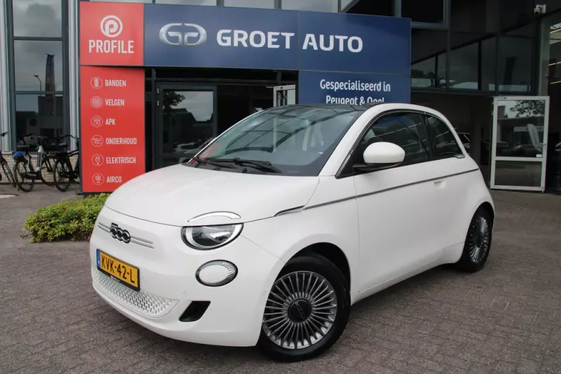 Fiat 500C (2023)