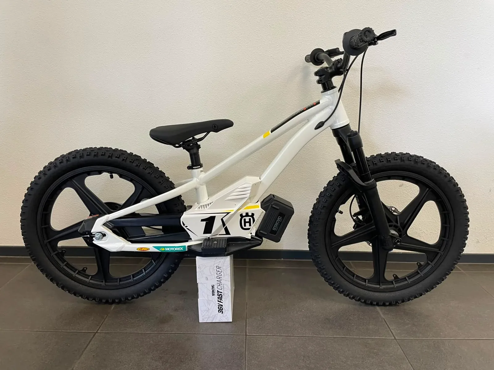 Husqvarna EE1.20 Elektrische Loopfiets (2026) — foto 1