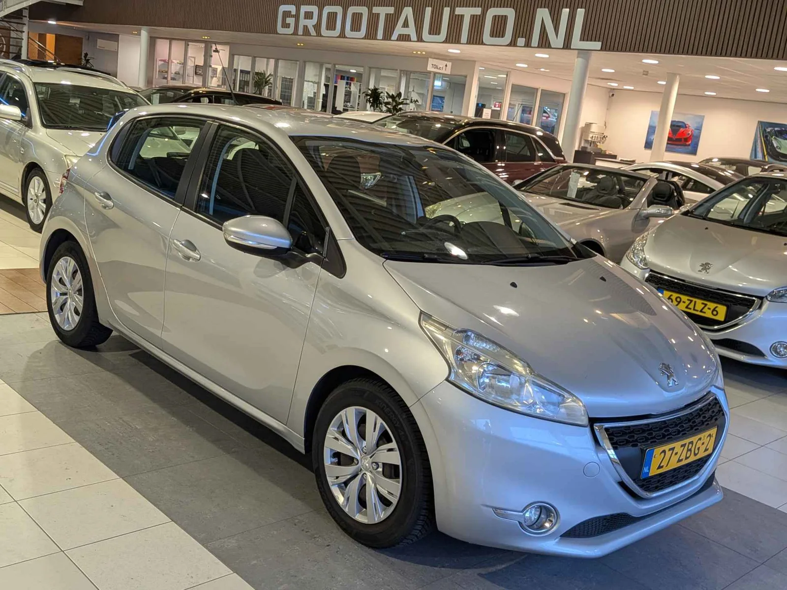 Peugeot 208 (2012) — foto 1