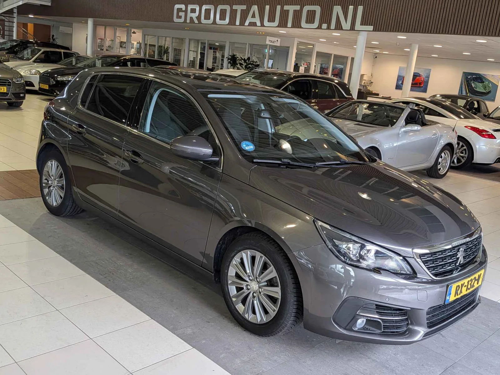 Peugeot 308 (2018) — foto 1