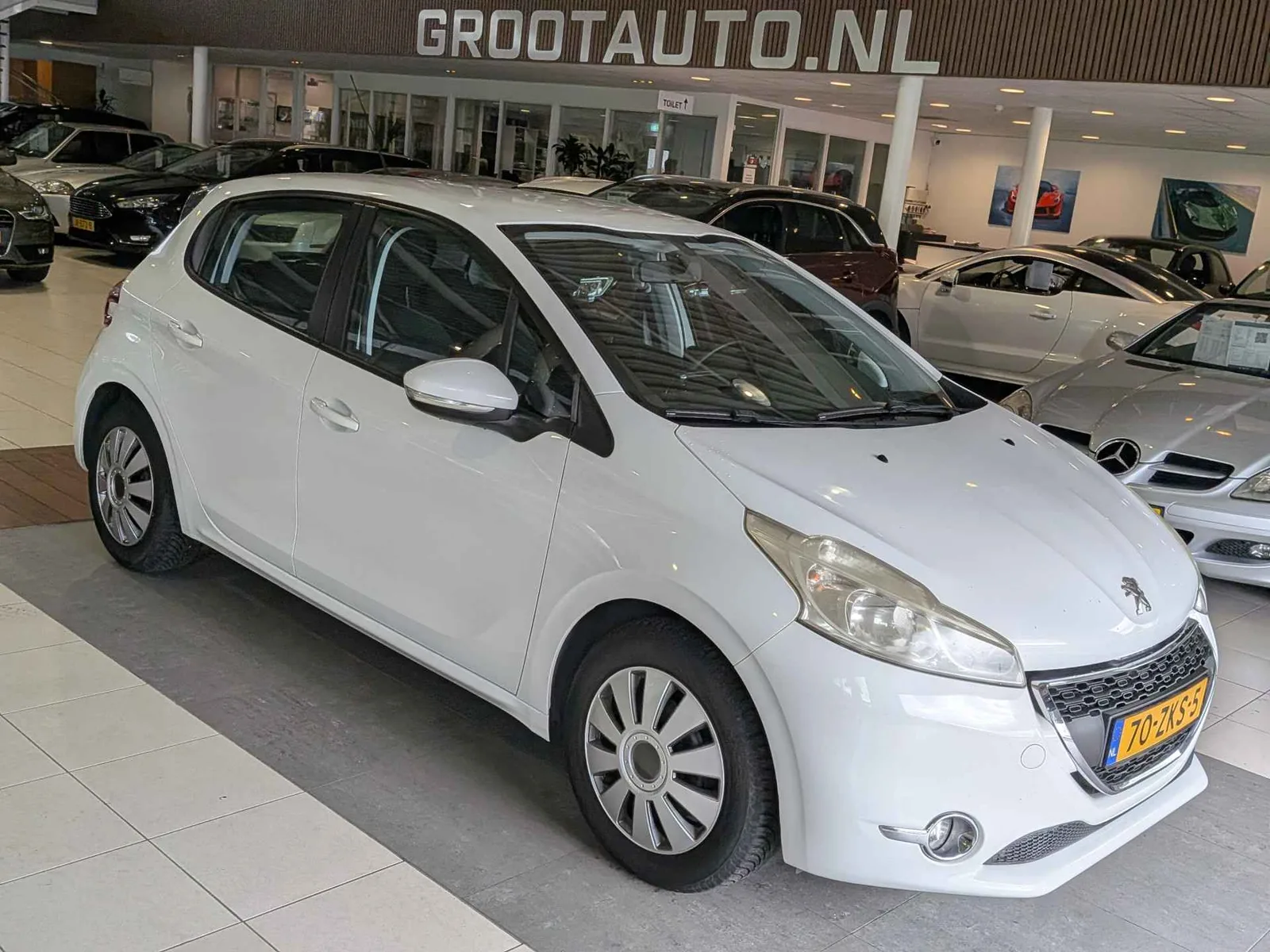 Peugeot 208 (2012) — foto 1