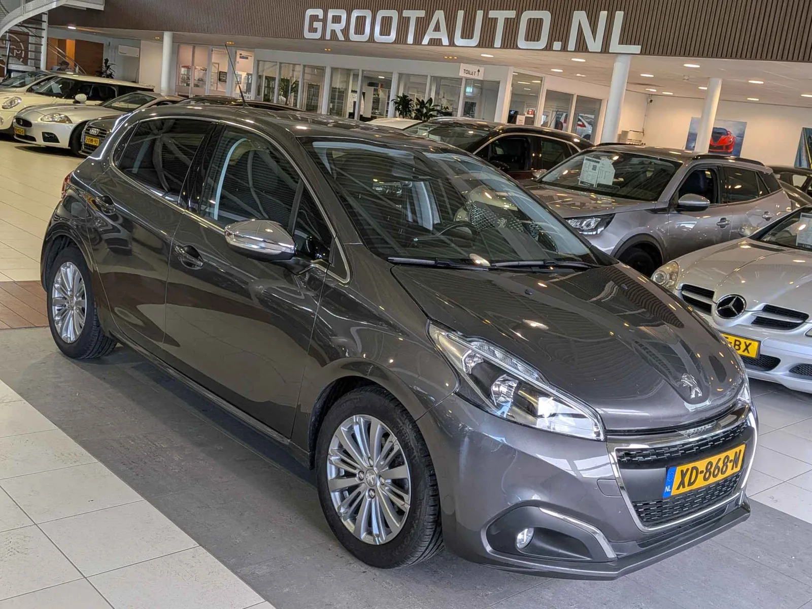 Peugeot 208 (2018) — foto 1