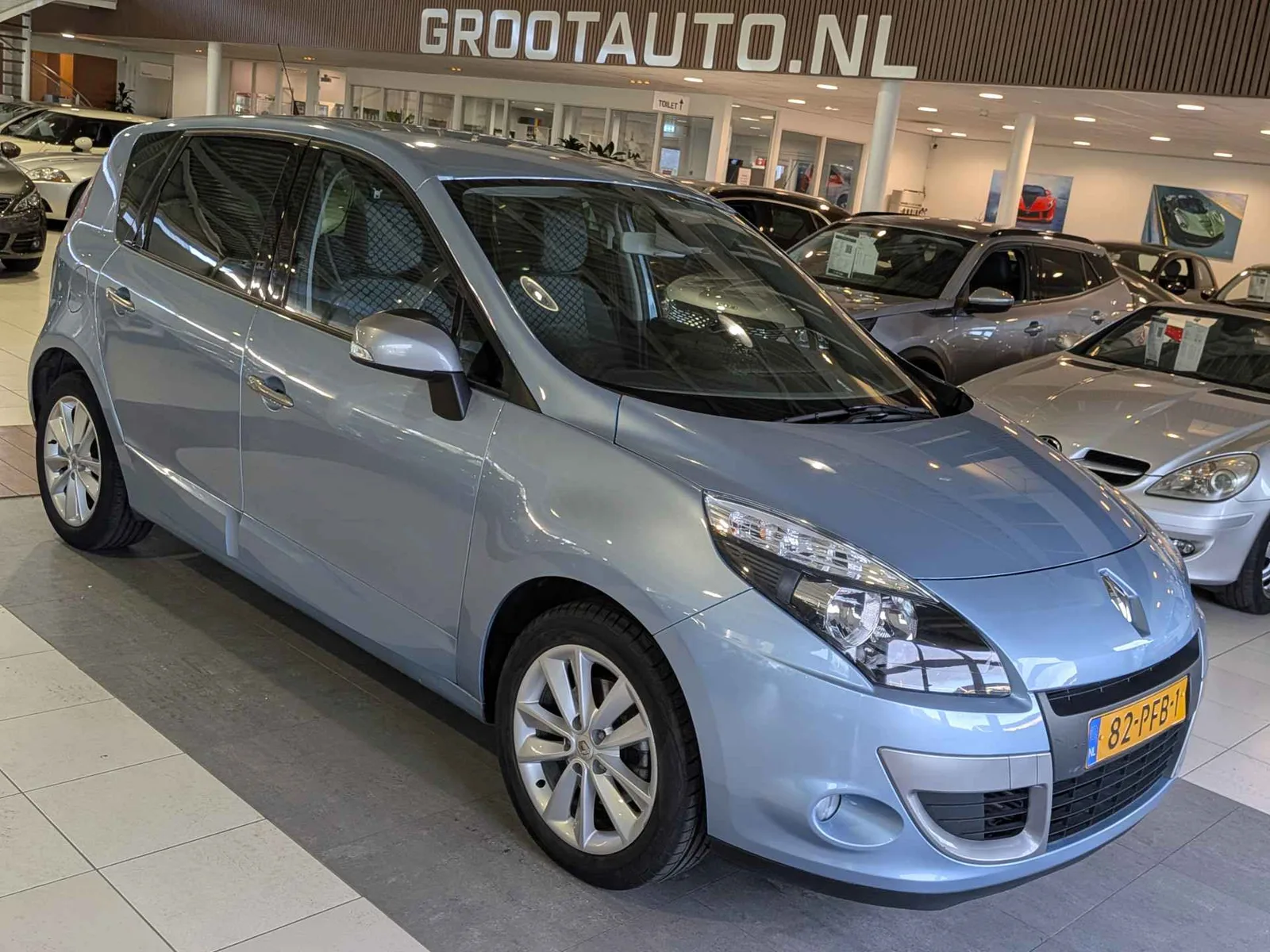 Renault Scénic (2011) — foto 1