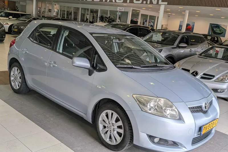Toyota Auris (2008)
