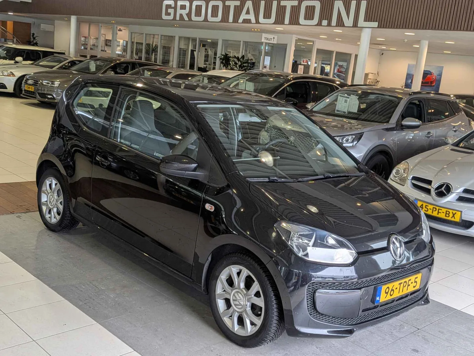 Volkswagen Up! (2012) — foto 1