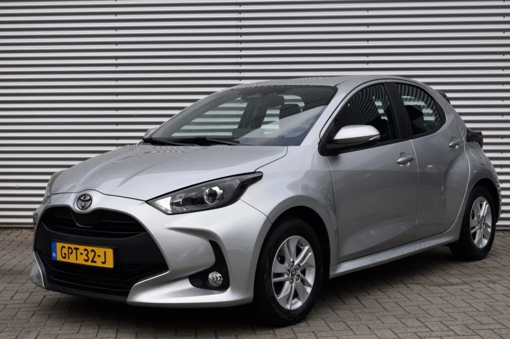 Toyota Yaris (2024) — foto 1