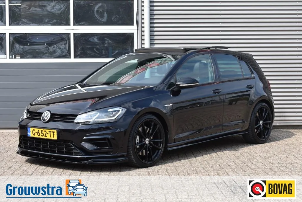 Volkswagen Golf (2019) — foto 1