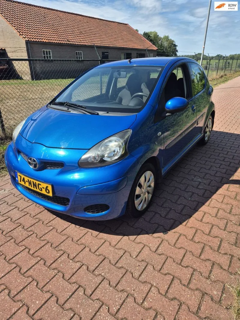 Toyota Aygo (2010) — foto 1