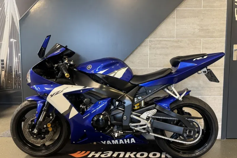 Yamaha YZF-R1 (2002)