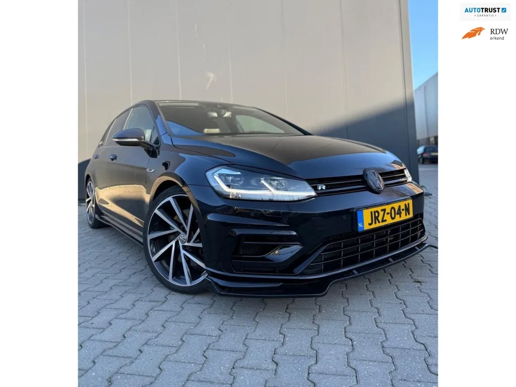 Volkswagen Golf (2018) — foto 1