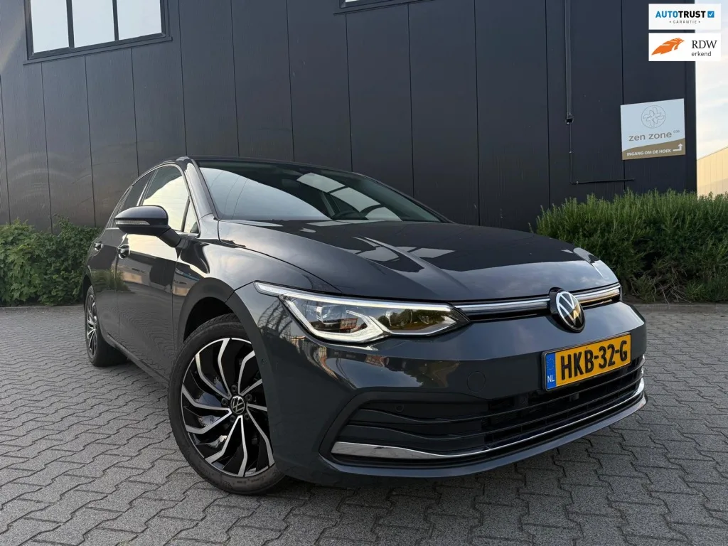 Volkswagen Golf (2021) — foto 1