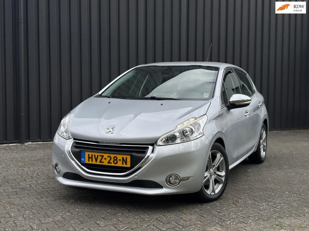Peugeot 208 (2014) — foto 1