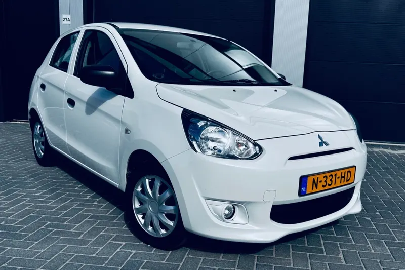 Mitsubishi Space Star (2015)