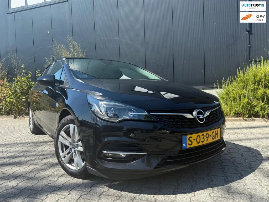 Opel Astra (2021) — foto 1