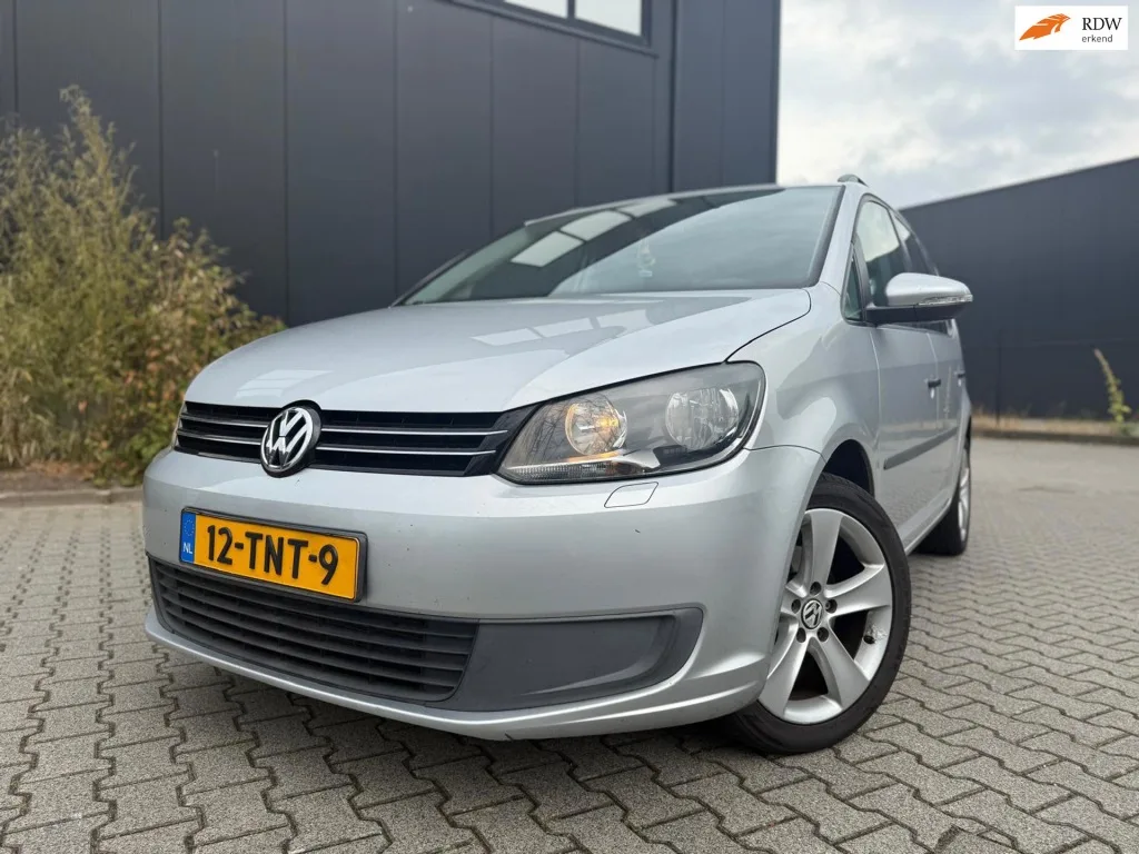 Volkswagen Touran (2011) — foto 1