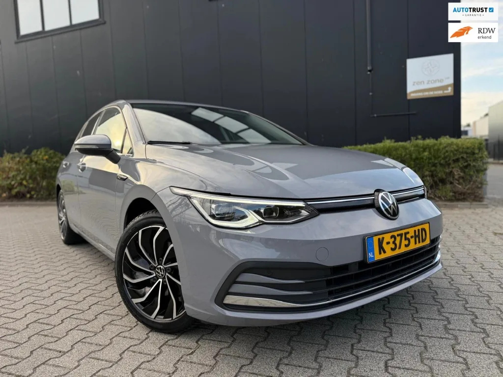 Volkswagen Golf (2020) — foto 1