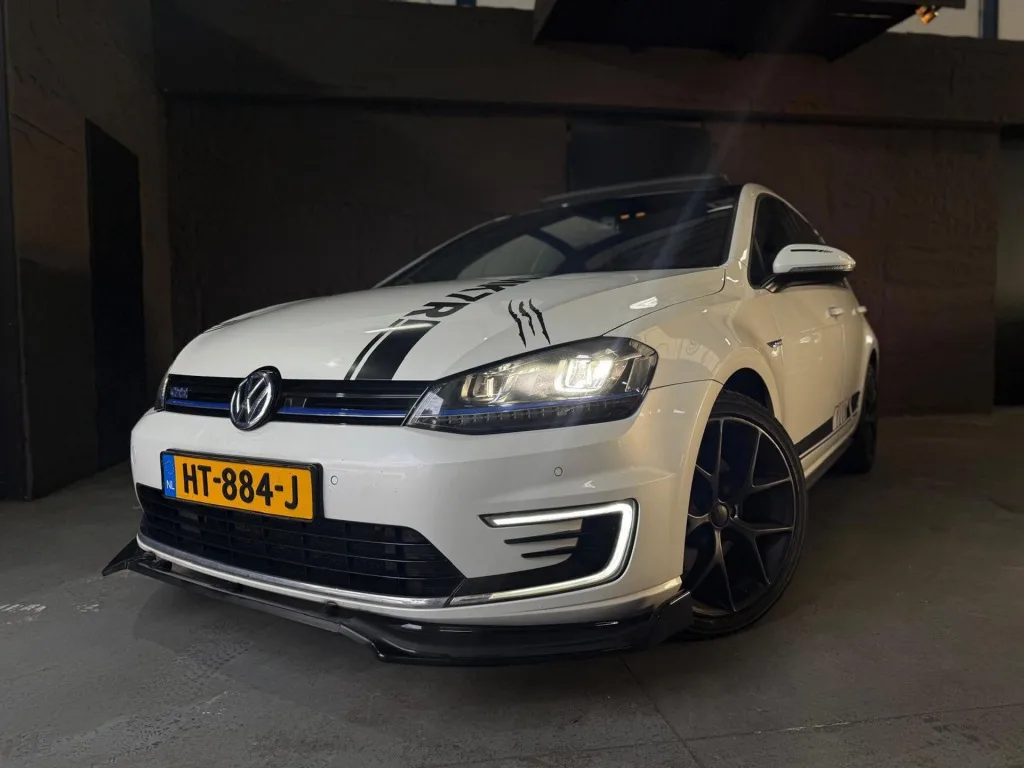 Volkswagen Golf (2015) — foto 1