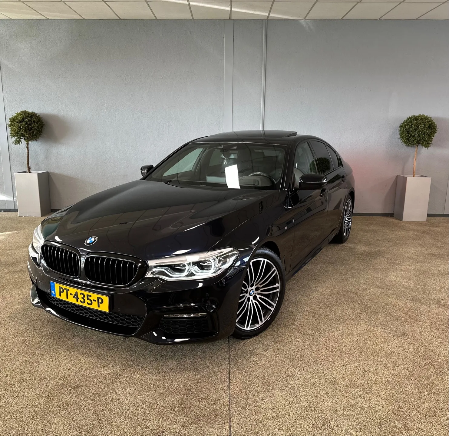 BMW 5-Serie (2017) — foto 1