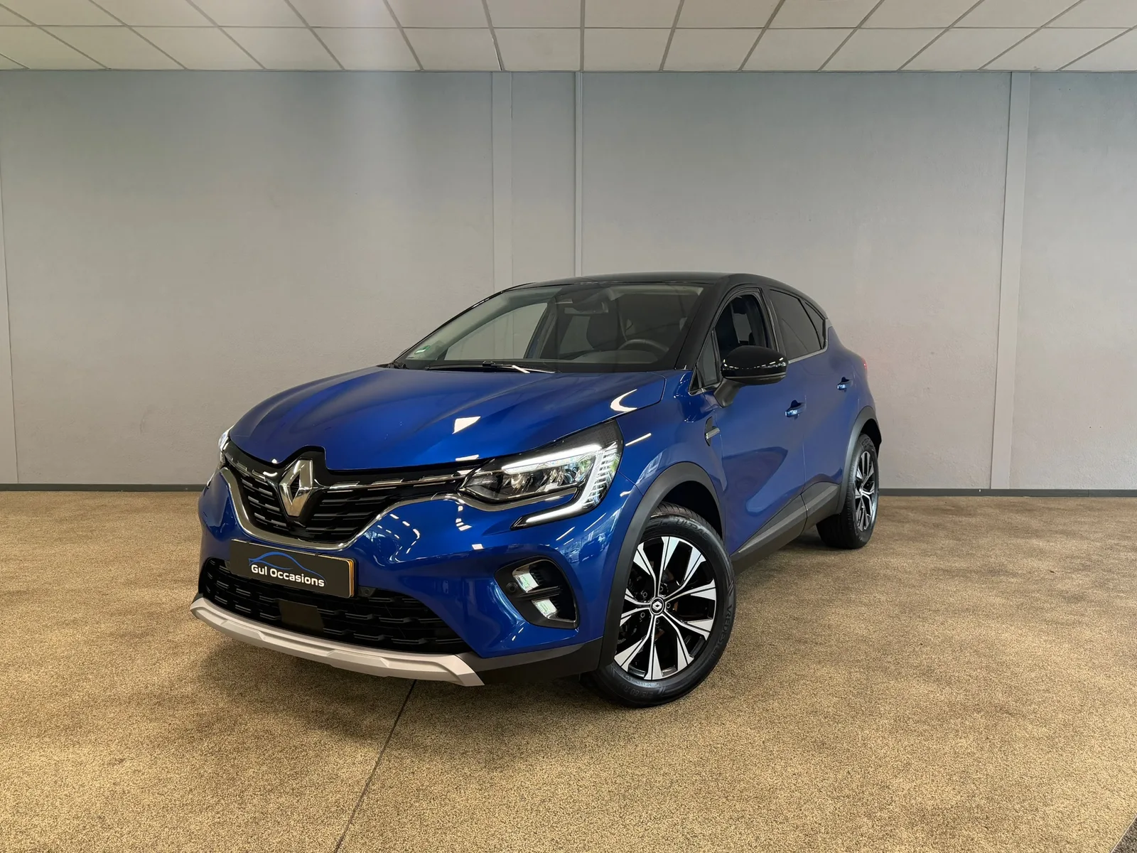 Renault Captur (2022) — foto 1