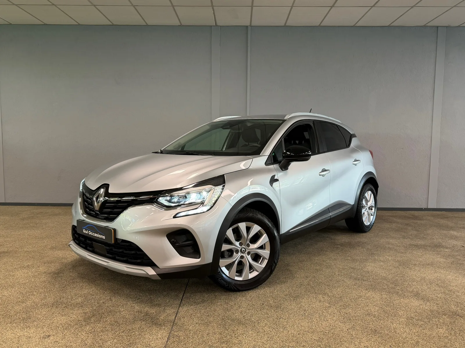 Renault Captur (2021) — foto 1