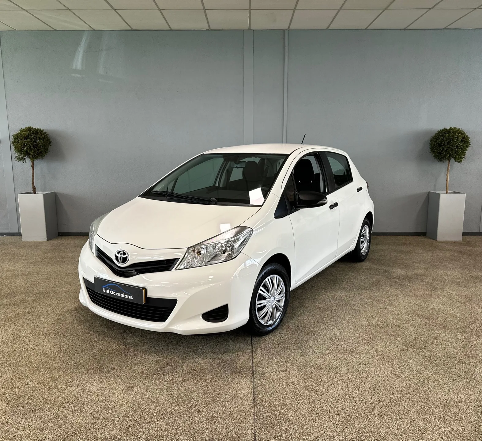 Toyota Yaris (2012) — foto 1