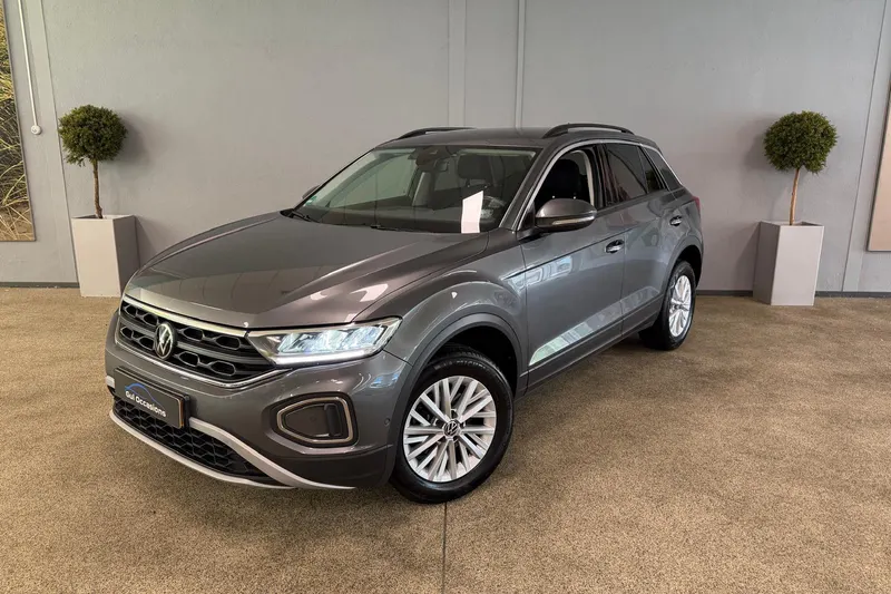 Volkswagen T-Roc (2023)