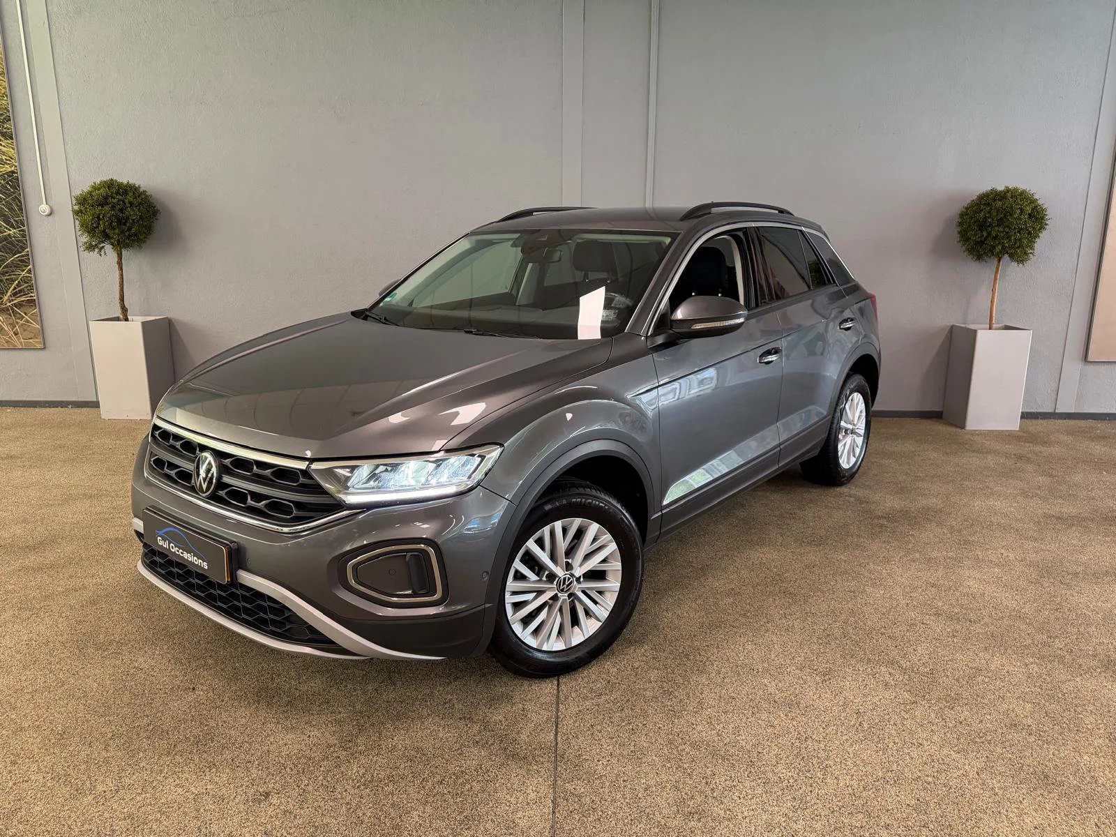 Volkswagen T-Roc (2023) — foto 1