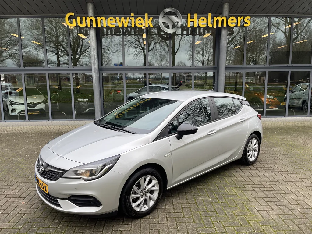 Opel Astra (2021) — foto 1
