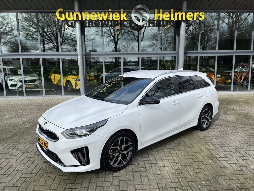 Kia Ceed (2022) — foto 1