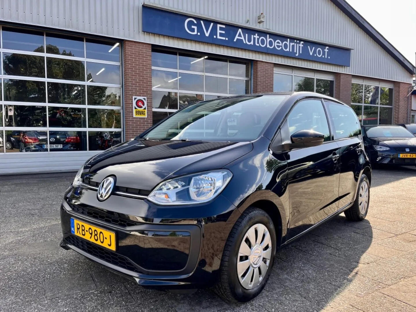 Volkswagen Up (2017) — foto 1