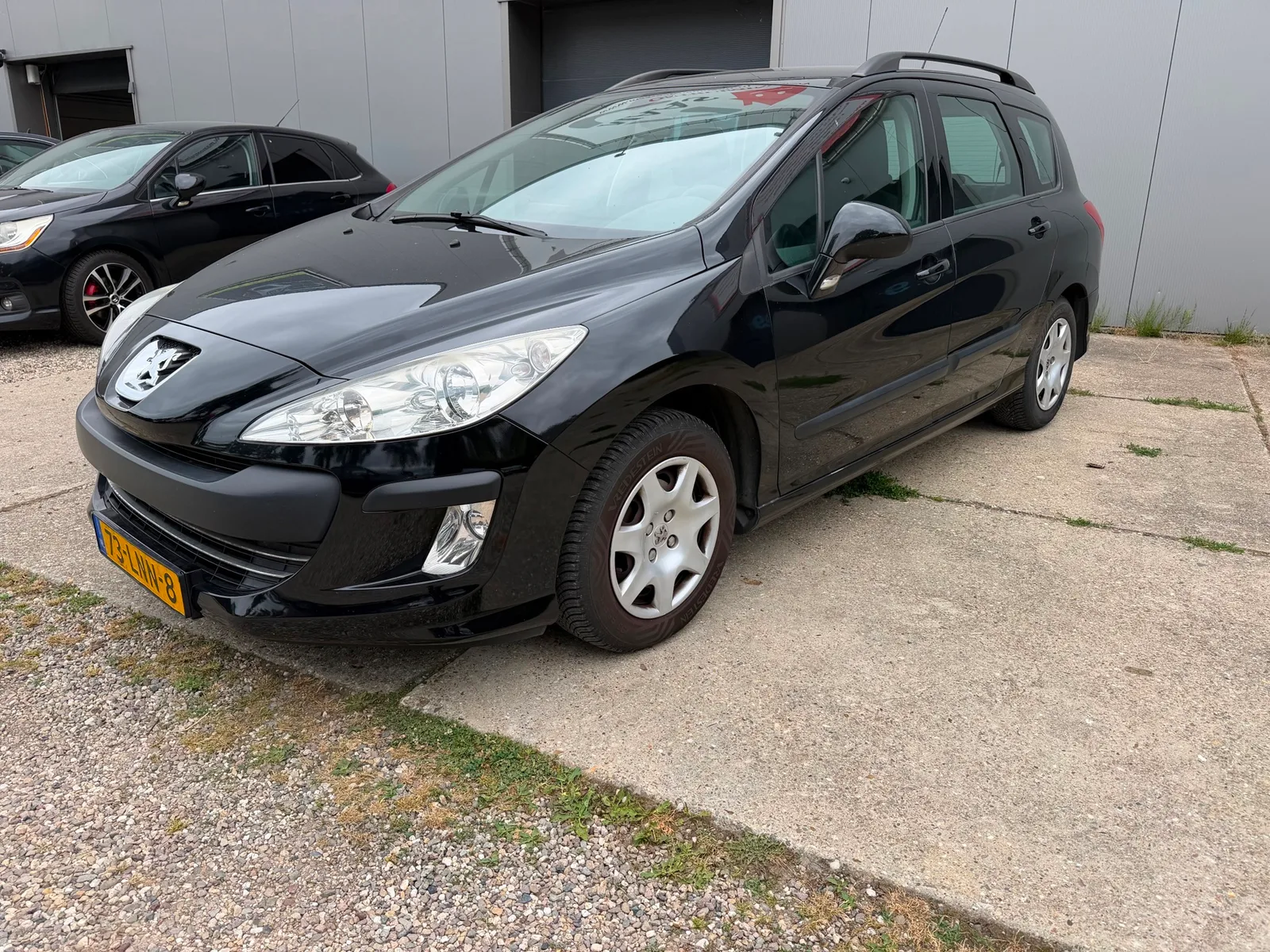 Peugeot 308 (2010) — foto 1