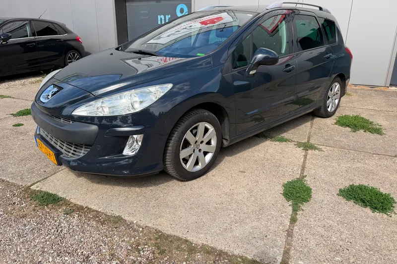 Peugeot 308 (2010)