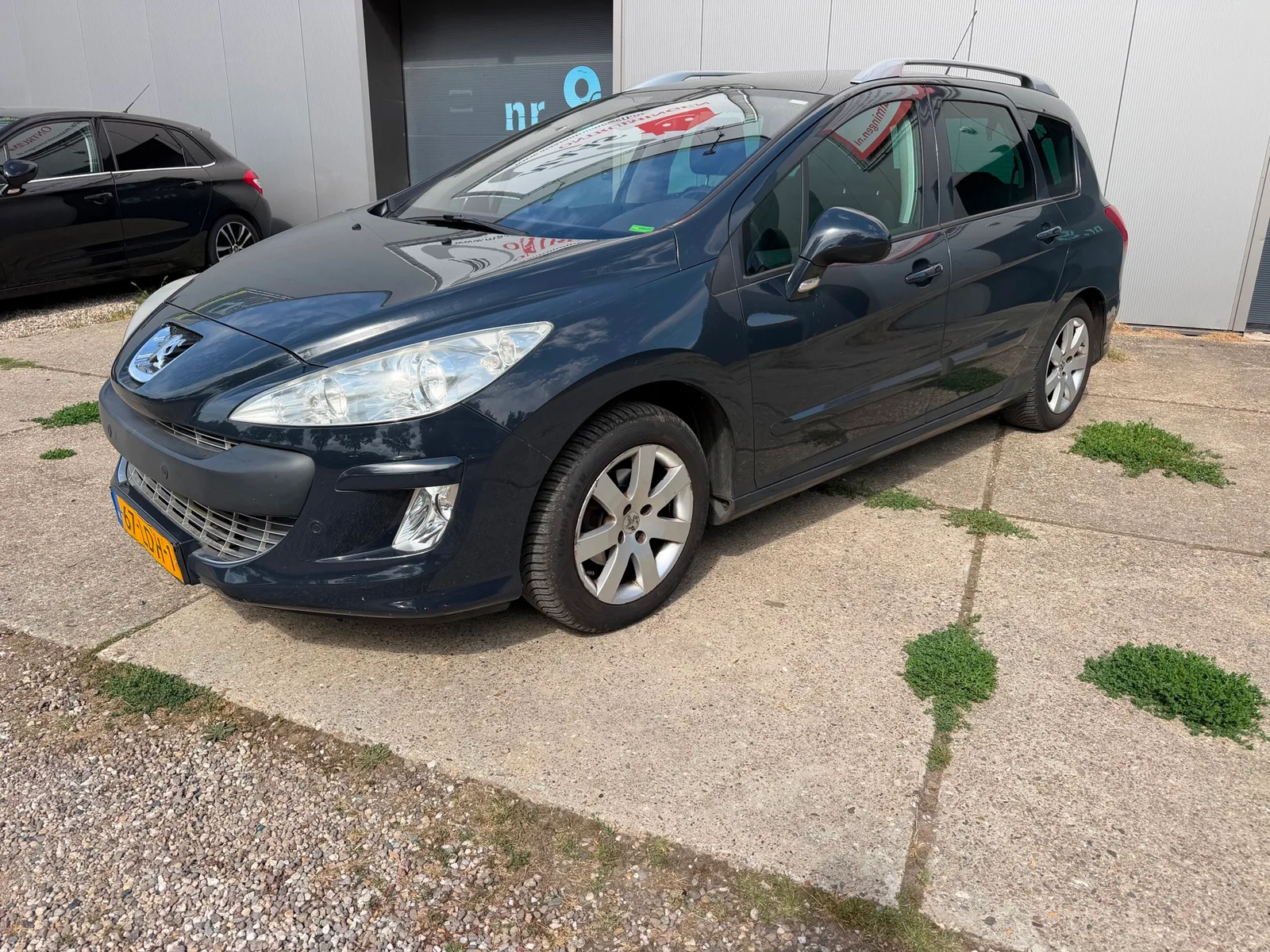 Peugeot 308 (2010) — foto 1