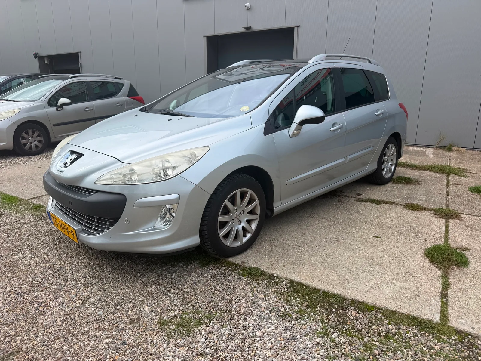 Peugeot 308 (2009) — foto 1