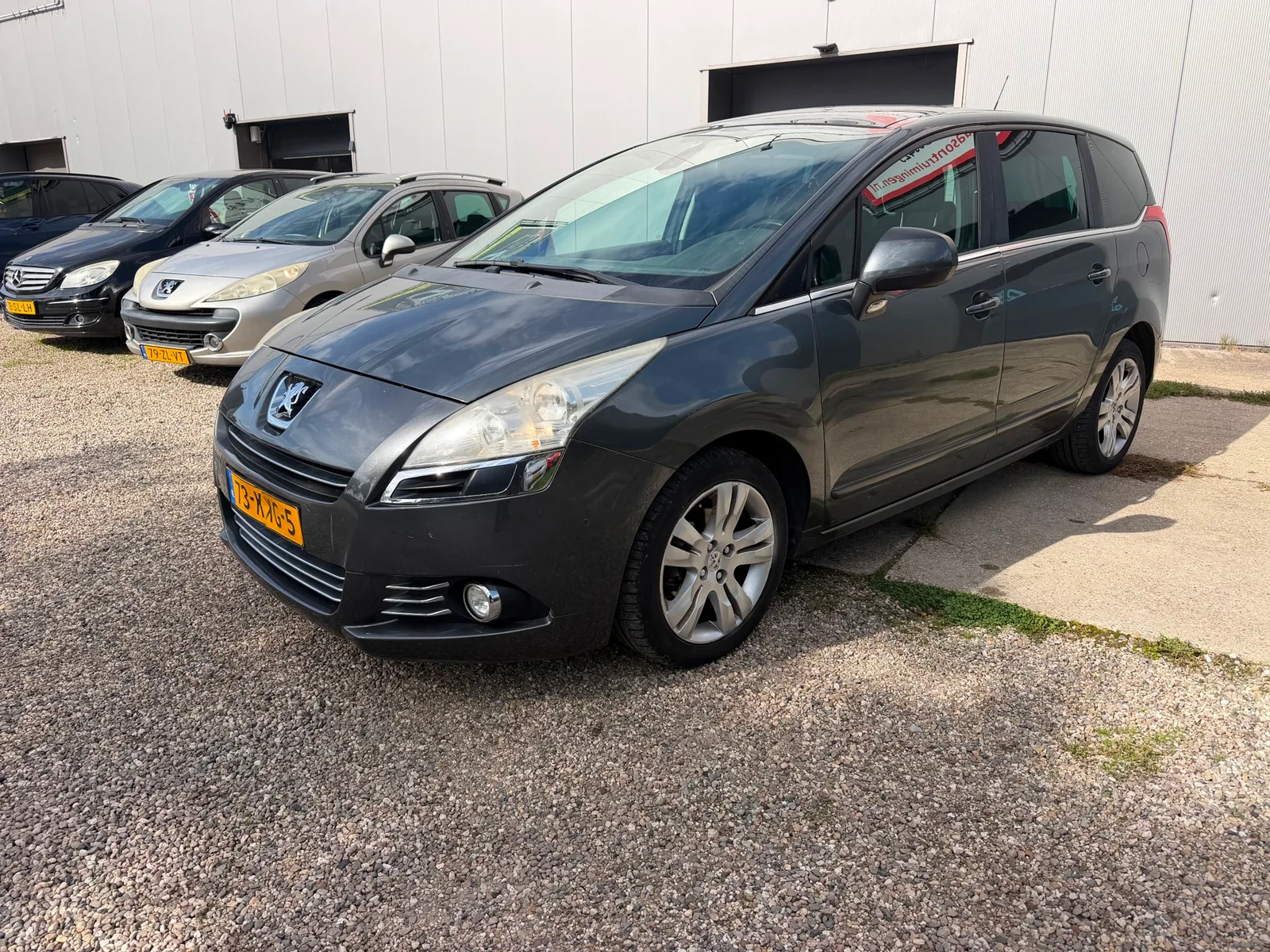 Peugeot 5008 (2010) — foto 1