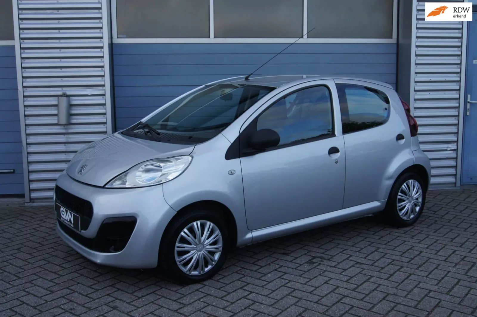 Peugeot 107 (2013) — foto 1